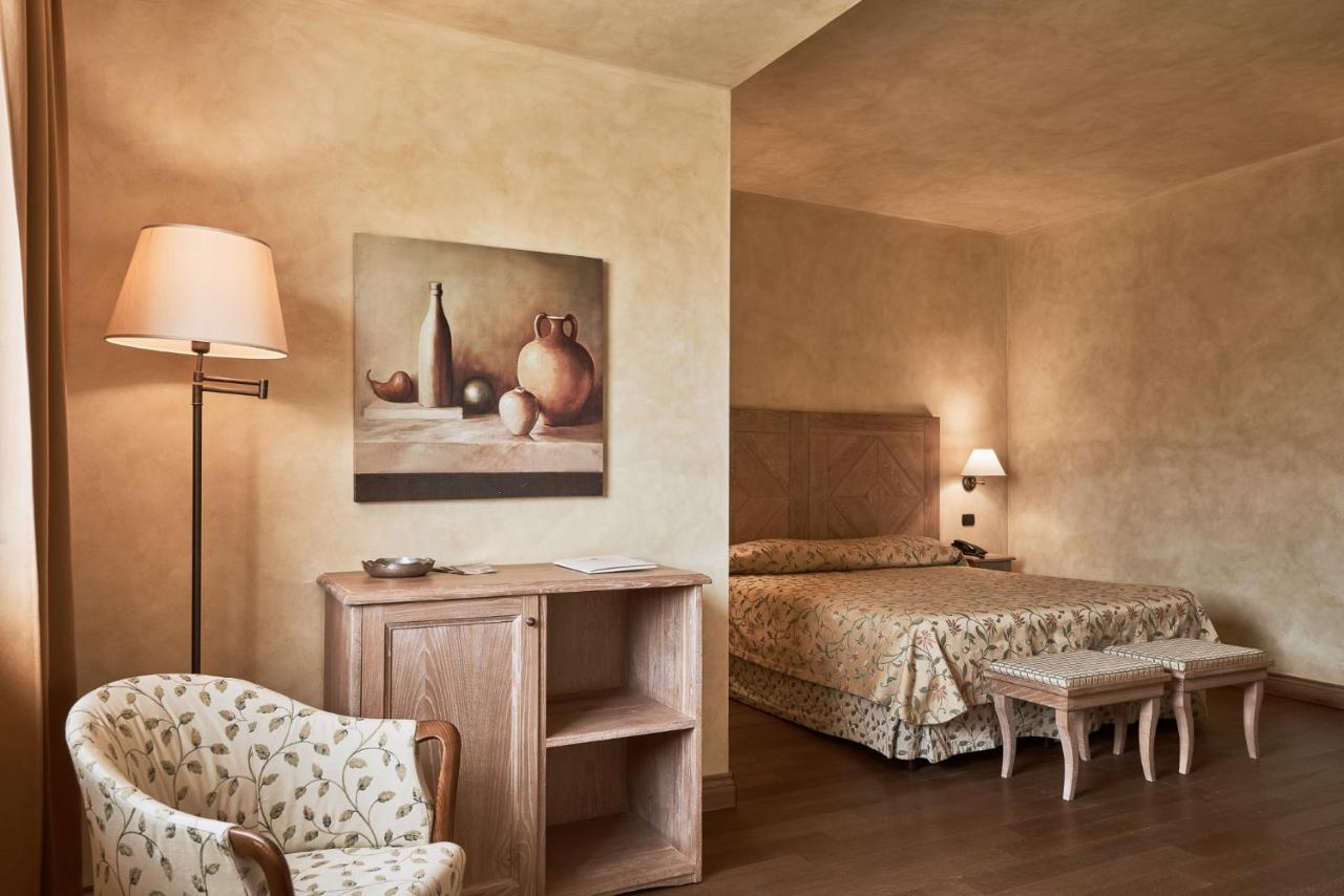 Borgo Lanciano Hotel Castelraimondo Eksteriør billede