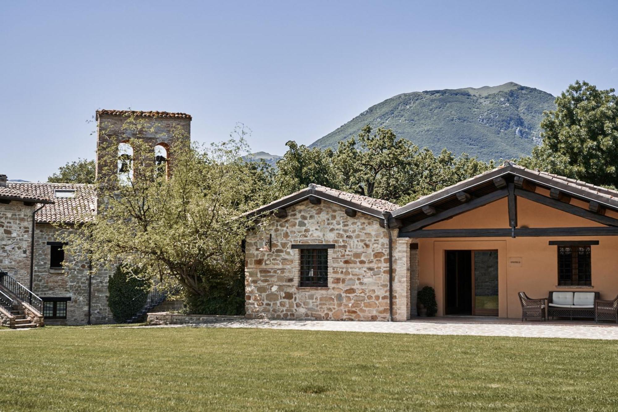 Borgo Lanciano Hotel Castelraimondo Eksteriør billede