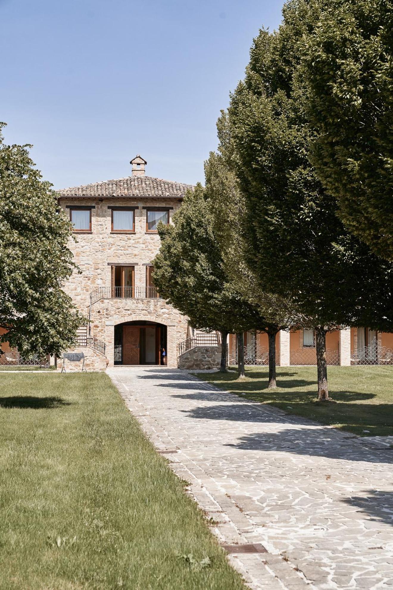 Borgo Lanciano Hotel Castelraimondo Eksteriør billede