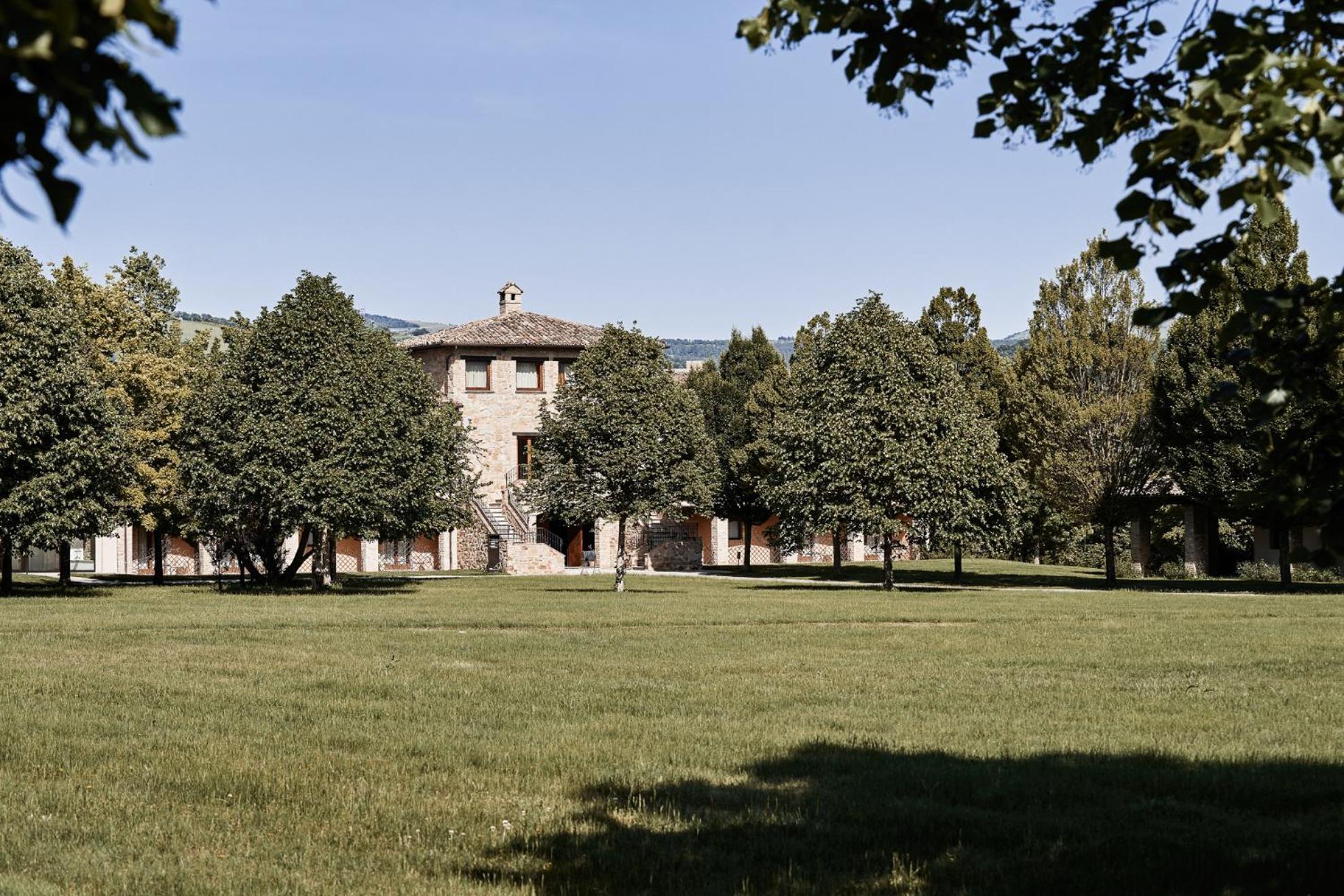 Borgo Lanciano Hotel Castelraimondo Eksteriør billede