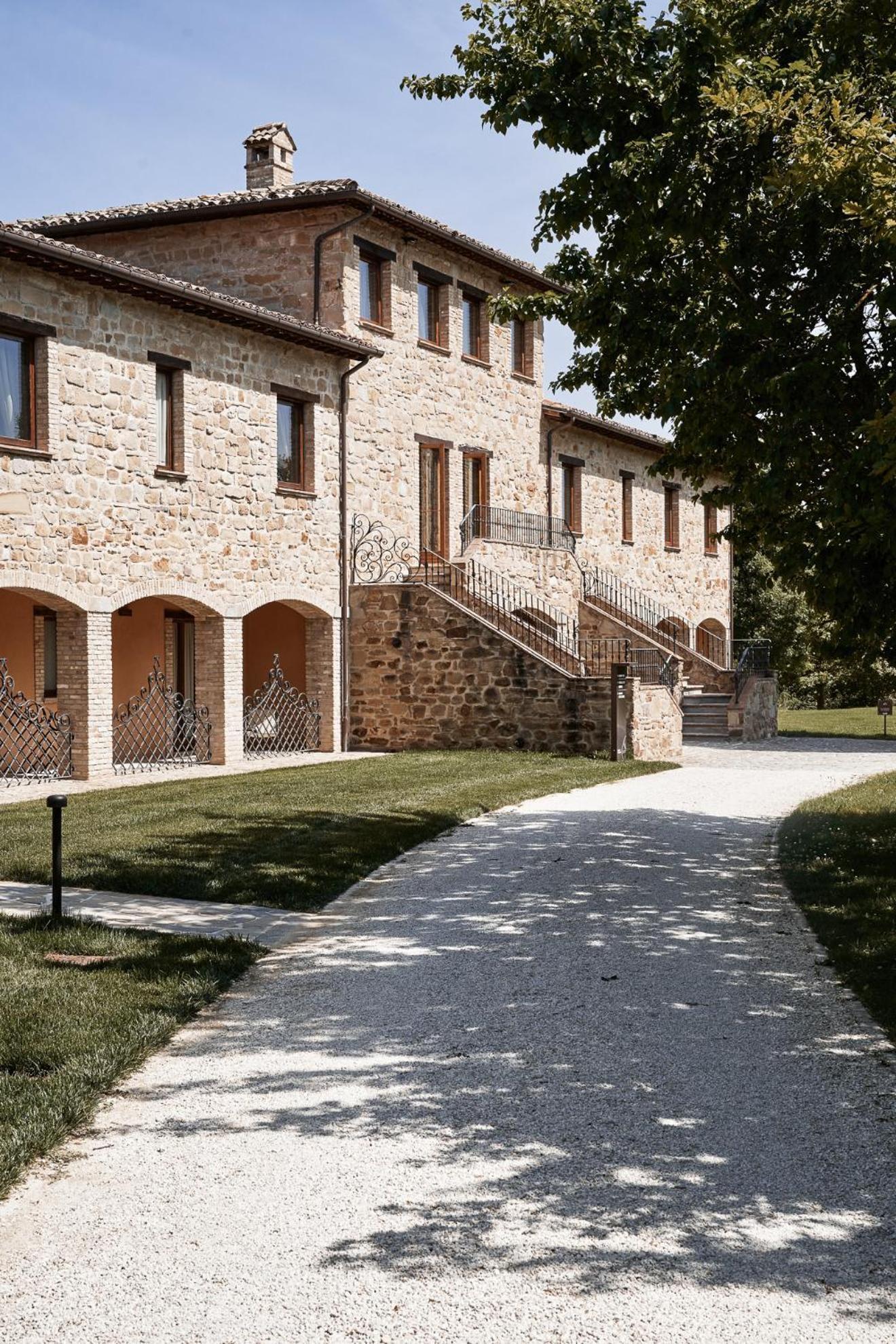 Borgo Lanciano Hotel Castelraimondo Eksteriør billede