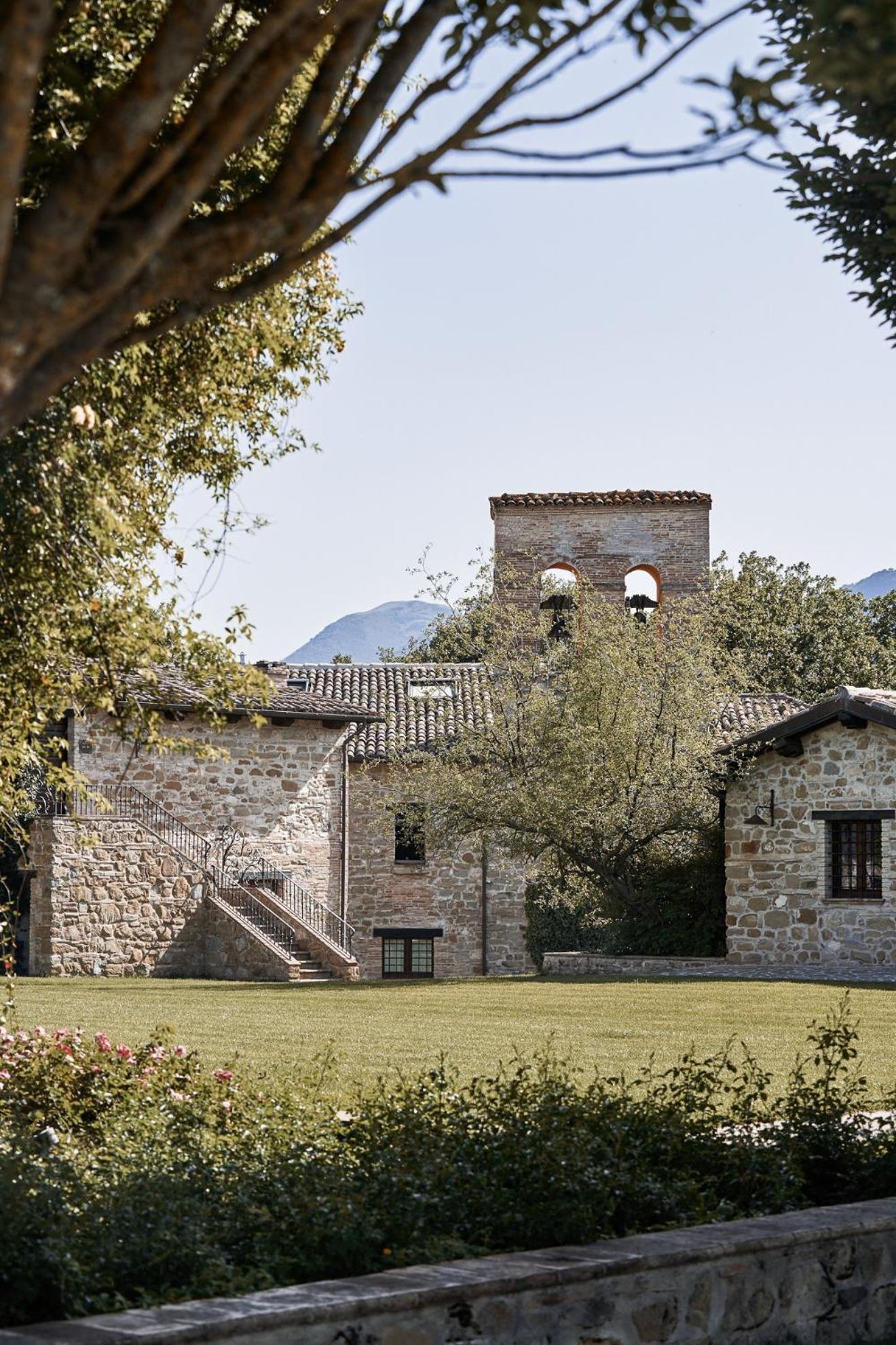 Borgo Lanciano Hotel Castelraimondo Eksteriør billede