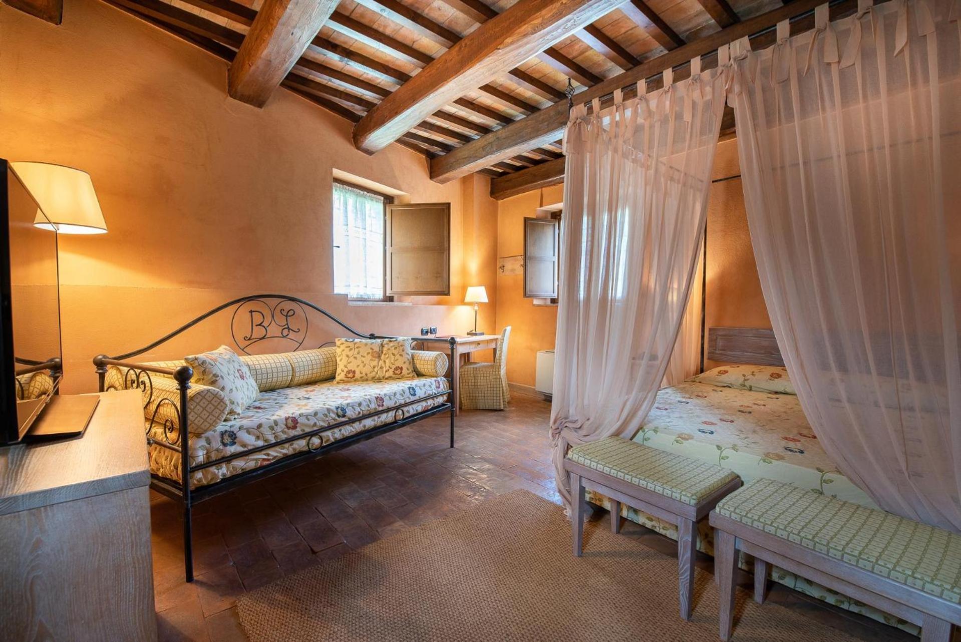 Borgo Lanciano Hotel Castelraimondo Eksteriør billede